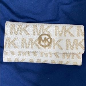 Michael Kors wallet